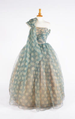 fripperiesandfobs:  Frank Usher evening dress, 1950’s From Bonham’s