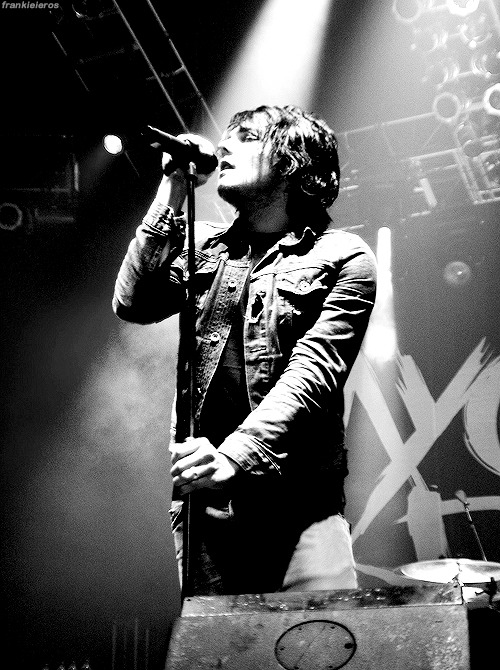 frankieieros:
“ 34/50 pictures of Gerard Way +
”