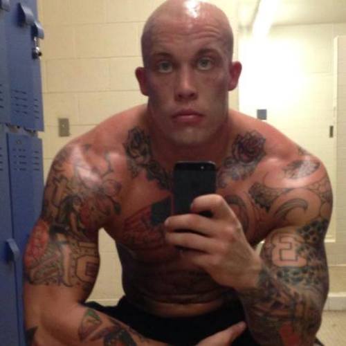 2sthboiz:  hot solider   hot !!!