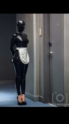 Uddermaster:  Kinkybevslut:  3-Holes-2-Tits: What A Great Outfit For Maid Service!