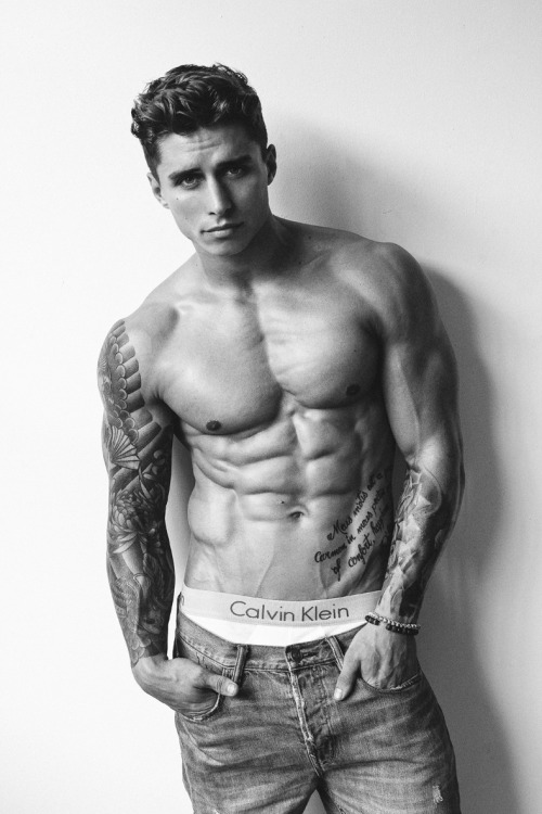 lagarisimo:  zwollenwood:  Adi Gillespi      (via TumbleOn)