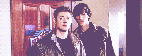 i-think-i-m-adorable:AU:Dean, he looks shady. His earlier roommate ran away.Shut up, Sammy. He looks