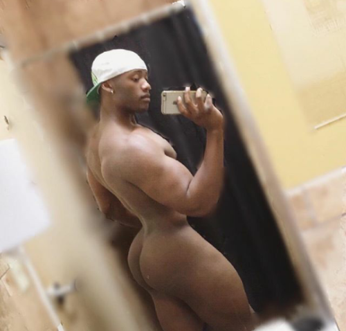 theoriginallowkeyfreak:  d1truking:  😍😍  BODY