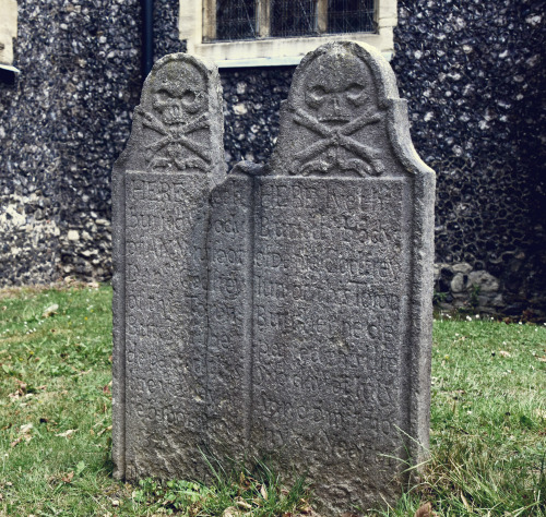 fallbabylon:Memento Mori Graves- St Mary’s Faversham England. 