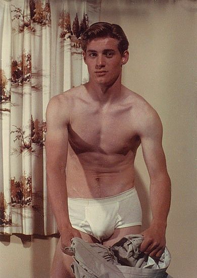 white-briefs-lover: I love such photos from the good old days. When men were still and men. And WHIT