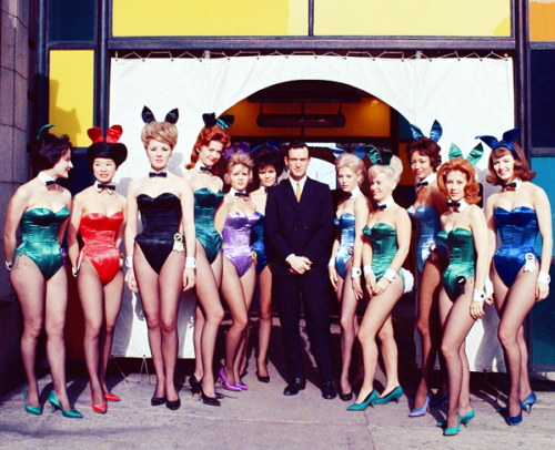 shitndie: Hugh Haffner and Playboy Bunnies adult photos