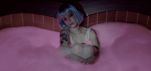 hxlygaga: And I promised myself I wouldn’t let you complete me