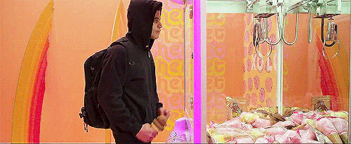 hennyproud:Mr. Robot’s Rami Malek Visits the Museum of Ice Cream