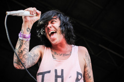 hesnevercomingback:  Sleeping With Sirens