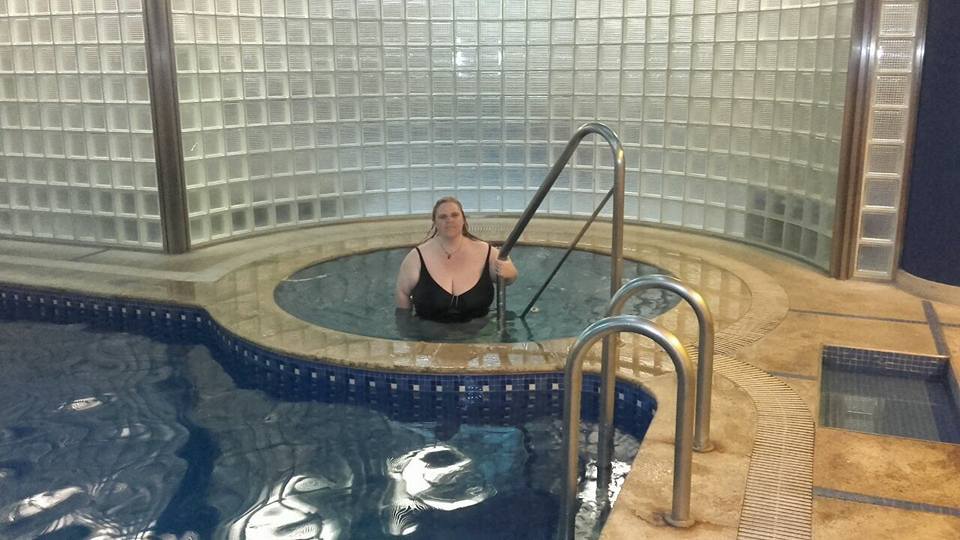 Lorna en el jacuzzi.