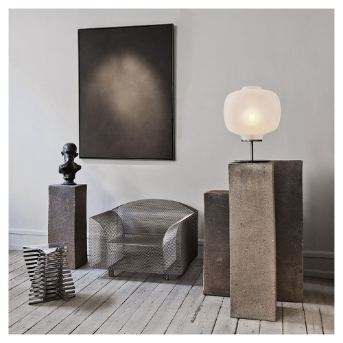 styletaboo:  Oliver Gustav Studio- Interiors [Shiro Kuramata armchair + Vincenzo de Cotiis table lam