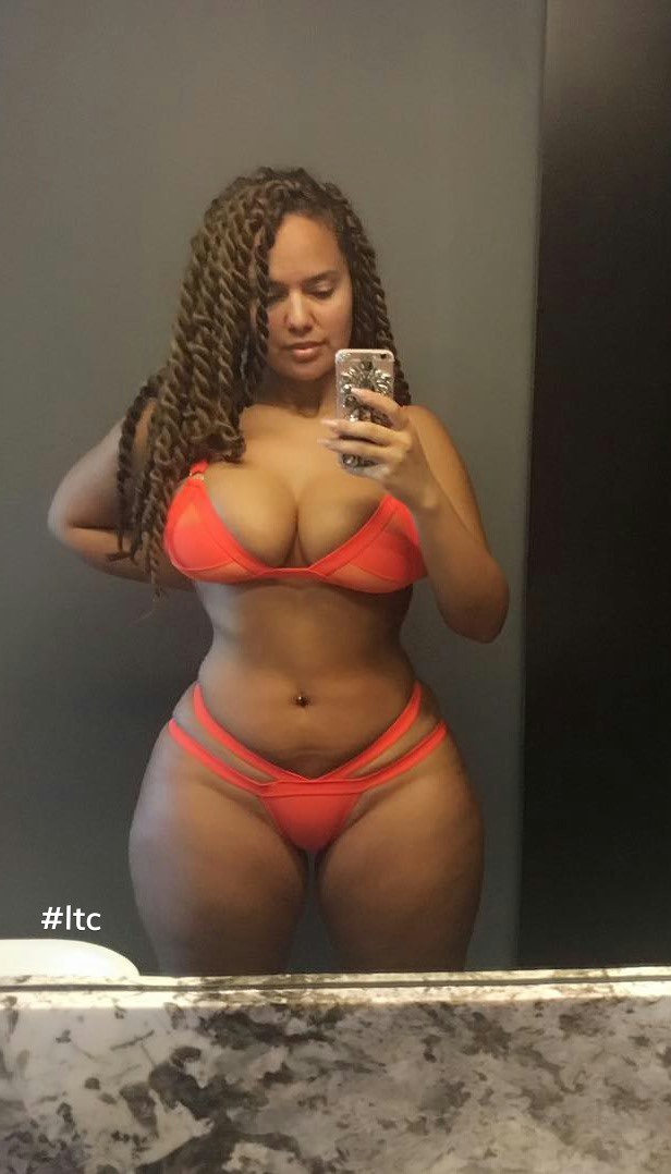 addicted2curvez:  #supersexy #lovethemcurves #Curvz_Nation #pamela