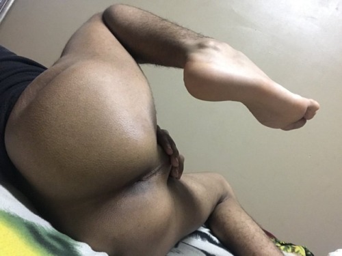 deejpluto:  Play with that ass and make it milky