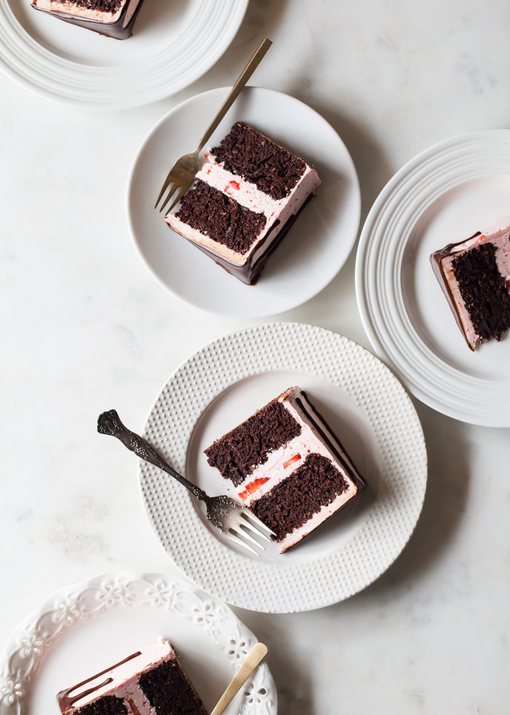 fullcravings:  Chocolate Dipped Strawberry Cake   Like this blog? Visit my Home Page