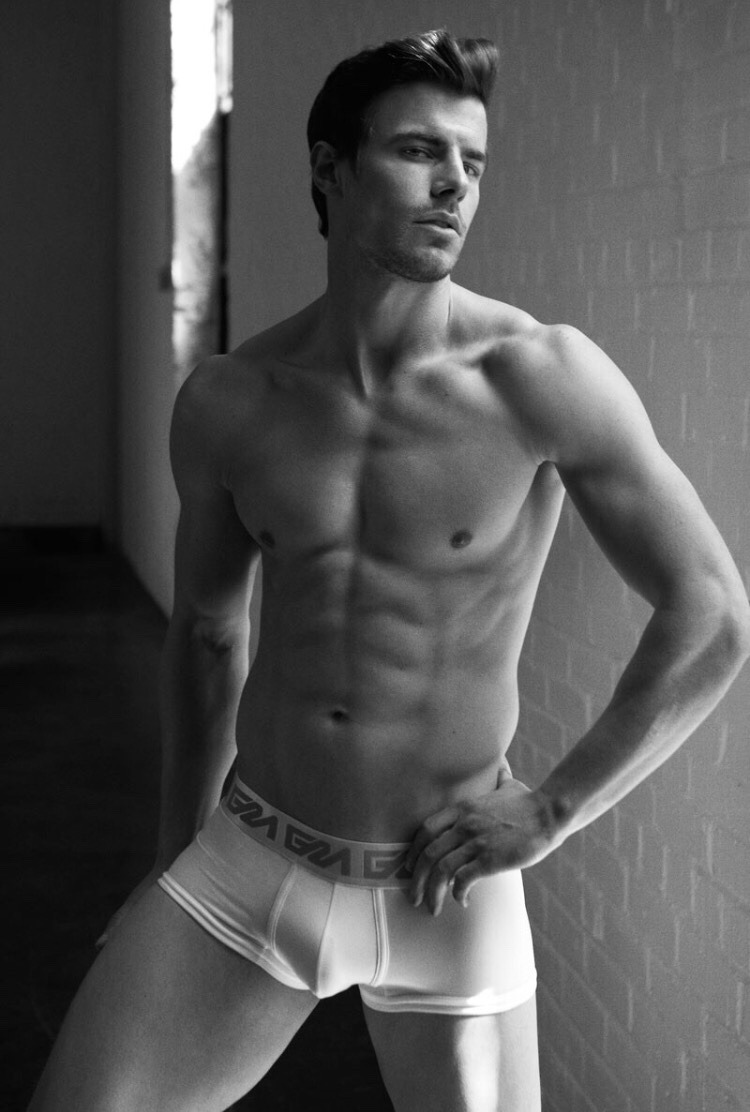 nickk1712:  Follow: http://nickk1712.tumblr.com.
