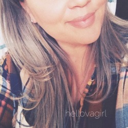 hellovagirl:  Spring is right around the corner…  and the dark hair is gone! ☺️