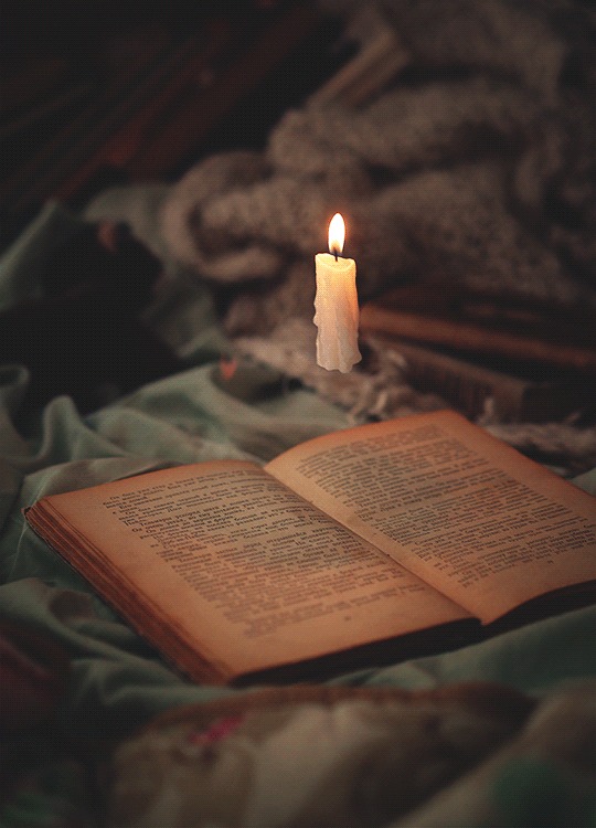 cozycupofcoffee: Imagine being in your Hogwarts house common room with a candle floating above you t