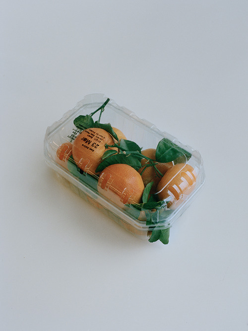 oddpears:Helsinki-born photographer Osma Harvilahti is absolutely killing it with his studies in col