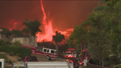 hetaliacaliforniadelsur:  San Diego Firestorm 2014 - Fire Tornadoes 