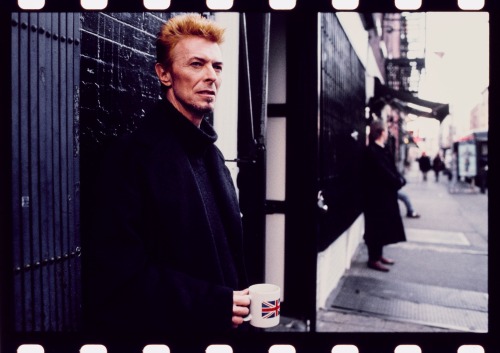 night-spell:David Bowie outside Tea and Sympathy in Greenwich Village, New York City, 10th January