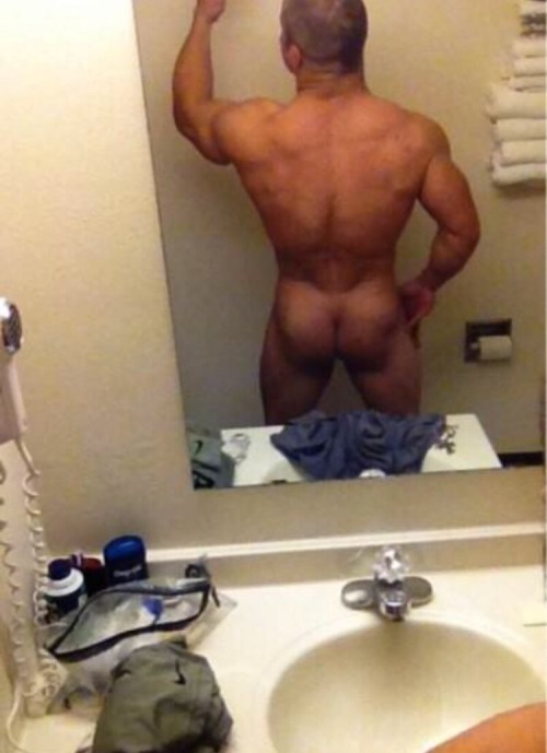 rts-ratethestraightblog:  Rate Ryan here with 25 likes/reblogs if you want to see him rated and hard ;) For more content follow twitter @Ratethestraight or xhamster http://xhamster.com/user/RSTratethestraight  Rated and hard ;) 
