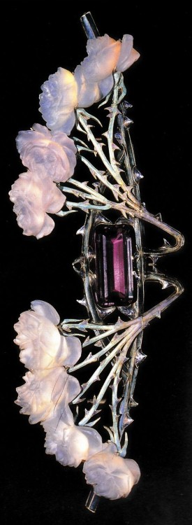 gemville:An Art Nouveau Floral Brooch by René Lalique, Circa 1904-1905; Gold, Glass, Enamel a