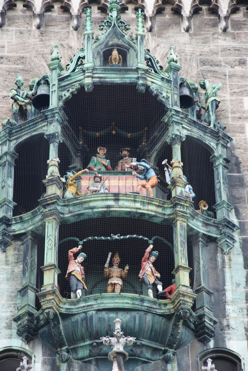 The Glockenspiel in Munich. I was great to see it glock… and spiel. 