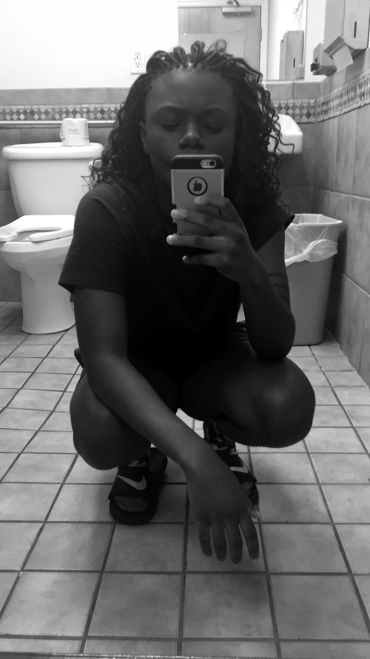 xenolithia:  g0dziiia:  snookie-ohsnap:  Happy Blackout day from yours truly ✌🏾👋🏾