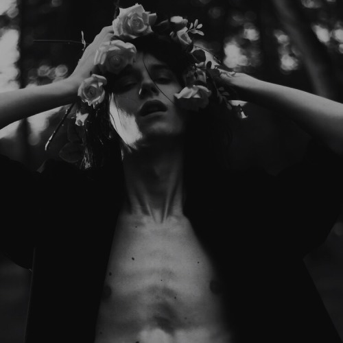 star-eaters:Moodboard: Dionysus and MaenadsA dangerous kind of pleasure