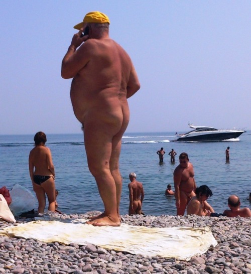 silverbadbear:Gorgeous grandpa