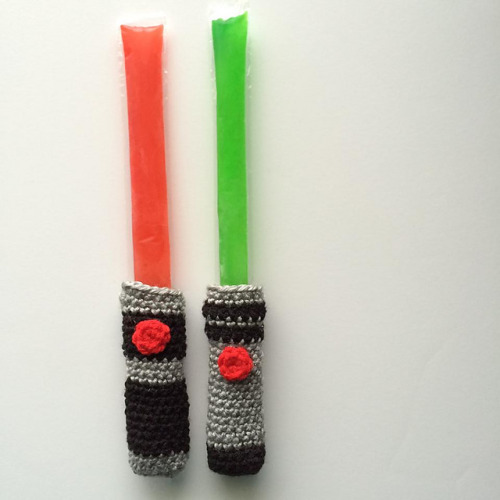 nerdycrochet: Lightsaber popsicle cozies! Such a good idea… This is genius