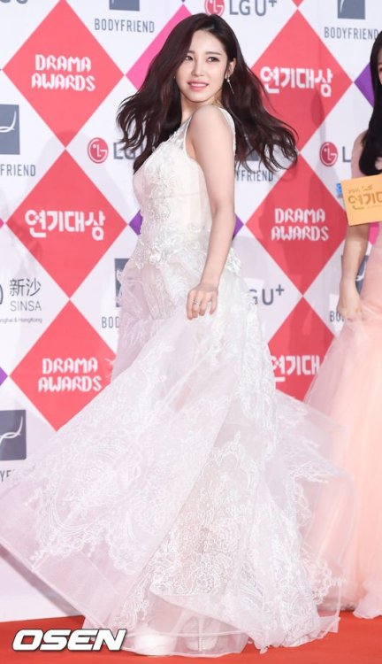 Jun Hyo Sung (Secret) - SBS Drama Awards Red Carpet Pics