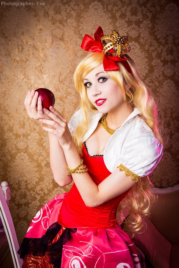 apple white cosplay