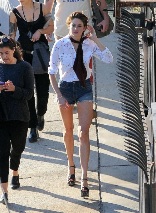 Shailene Woodley. ♥  Wow very sexy combination - Pin striped suit jacket, denim shorts and platform heels. I love suit jackets. ♥