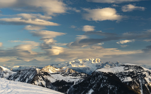 The Dachstein Massif with foehn cloudsSalzkammergut Mountains, Tennengau, Salzburg, Austria