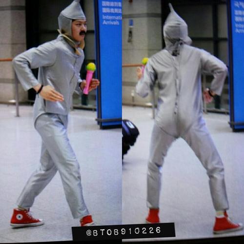 changsoup:  lee changsub  doing airport fashion  the right way   