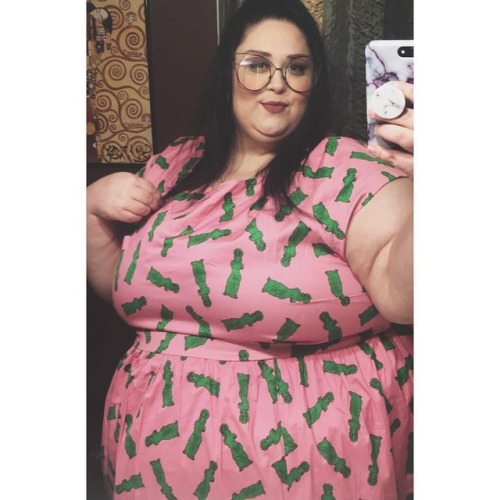 chubbycartwheels: Having some fun in my Babysitter’s Sweet Can dress from @cuttingshapes.club.