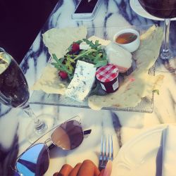 #cheeseboard and #champagne 🍾 #selfridges by chloe.khan