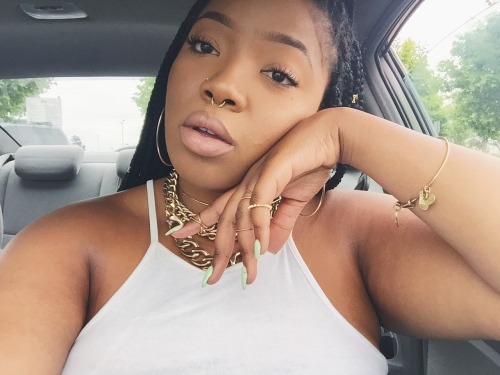 fuckyeahshelbi:feeling myselfs/o to all my followers love yall #823