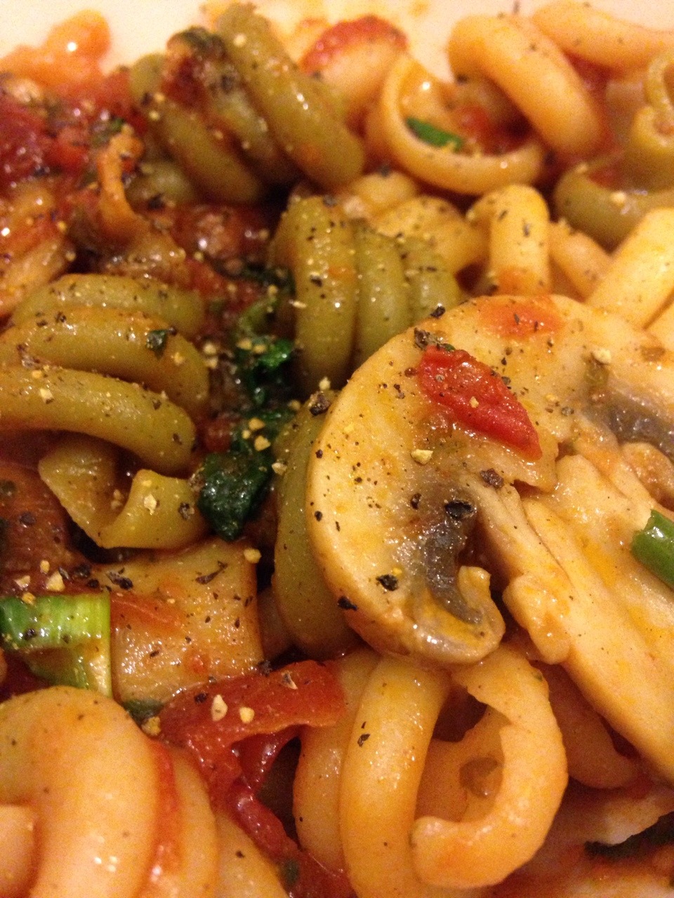 Eat food that doesn&amp;#39;t scream. (Trottole tricolore pasta with garlic ...