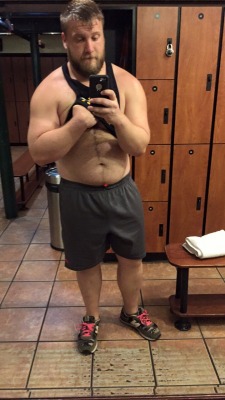 spartacubs:  Gym nudes now featuring bald