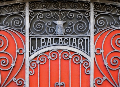 Grfica De Les Rambles (Barcelona), Louise Fili