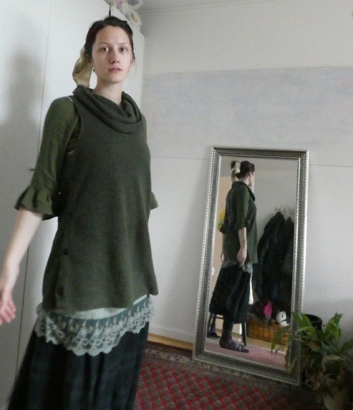 skovlyste:Today’s outfit for doing errands, writing a story and going to a cello concert at ch
