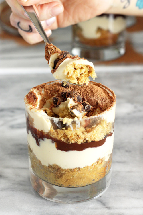 sweetoothgirl:  MIND BLOWING VEGAN TIRAMISU  