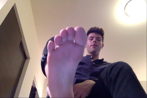 collegeboyfeet.org