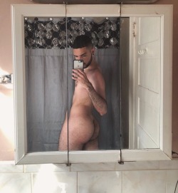 dvddycrexm:  Daddy with a fatty 👅 Blessing