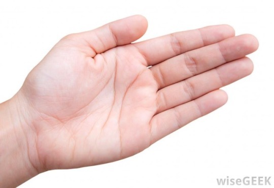 manic:  sumetal:   manic:   sumetal:   Mutuals Hold out your hands   ok     