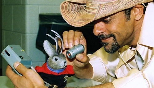 lemonsweetie:These pictures of Alexander Siddig are really important.