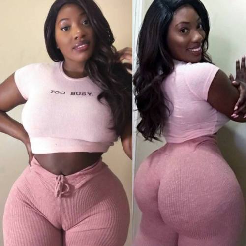 thickebonygirls:Chocolate phat cake #thickgirltwitterPhat pussy and lipps and Ass