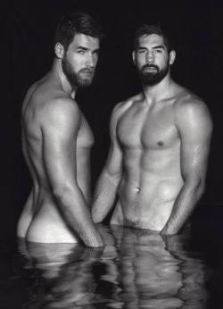 beurberry:  olympianhotties:  Nikola and Luka Karabatić - France - Handball  🔥😏